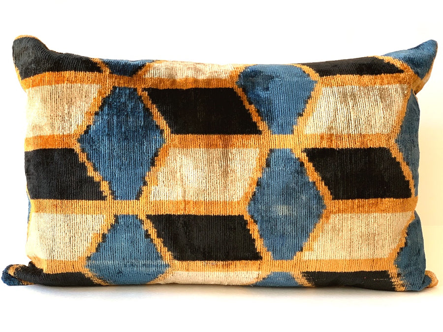 PILLOW / ONE-OF-A-KIND GEOMETRIC PATTERN